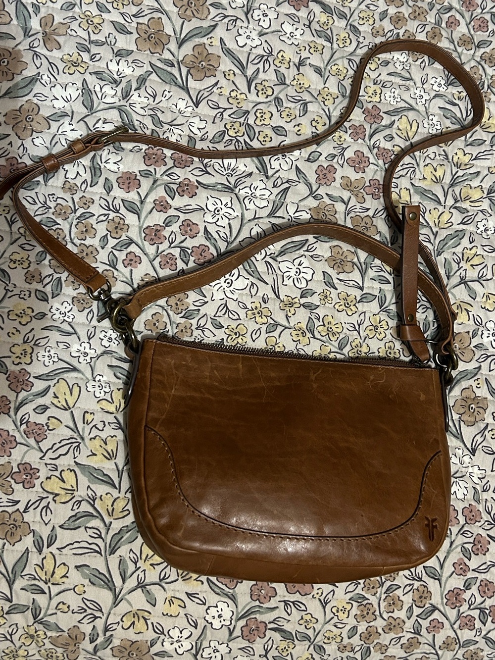 Frye Melissa Crossbody Bag in Chesnut